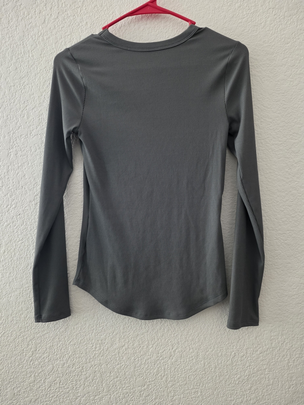No Boundaries Gray Ribbed Long Sleeve Crewneck Top - Picture 2 of 3